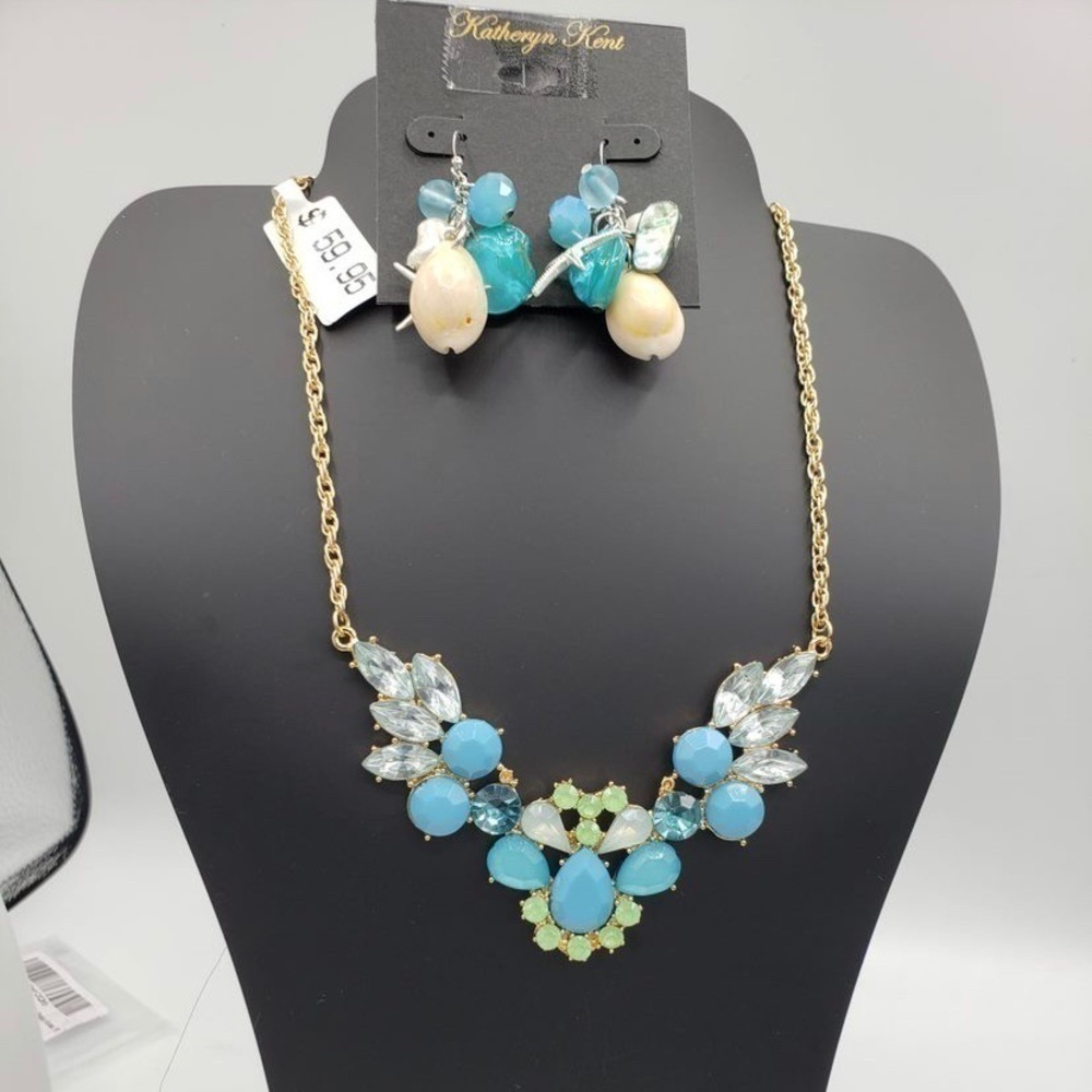 (Bonus Jewelry included ‼️‼️ )Katheryn Kent gold chain  and silver earrings set